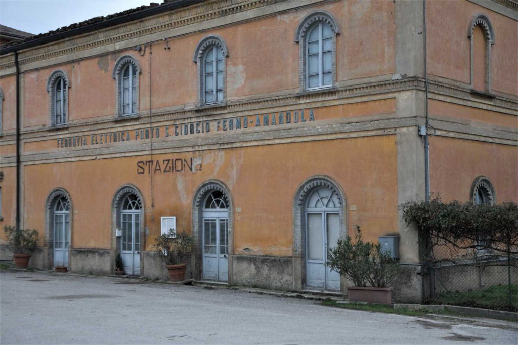 Stazione della Ferrovia elettrica Porto San Giorgio Fermo - Amandola
