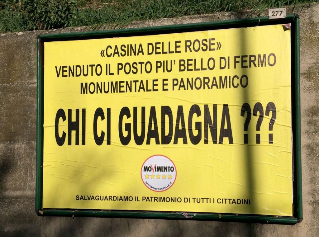 Campagna di affisioni a Fermo contro la vendita di un bene storico 