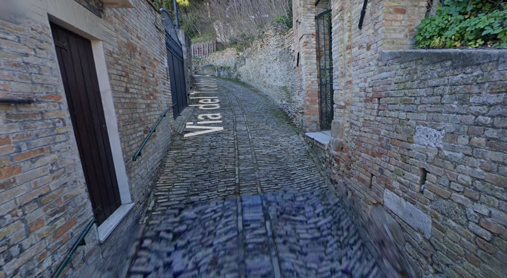 Via del Teatro Antico di Fermo