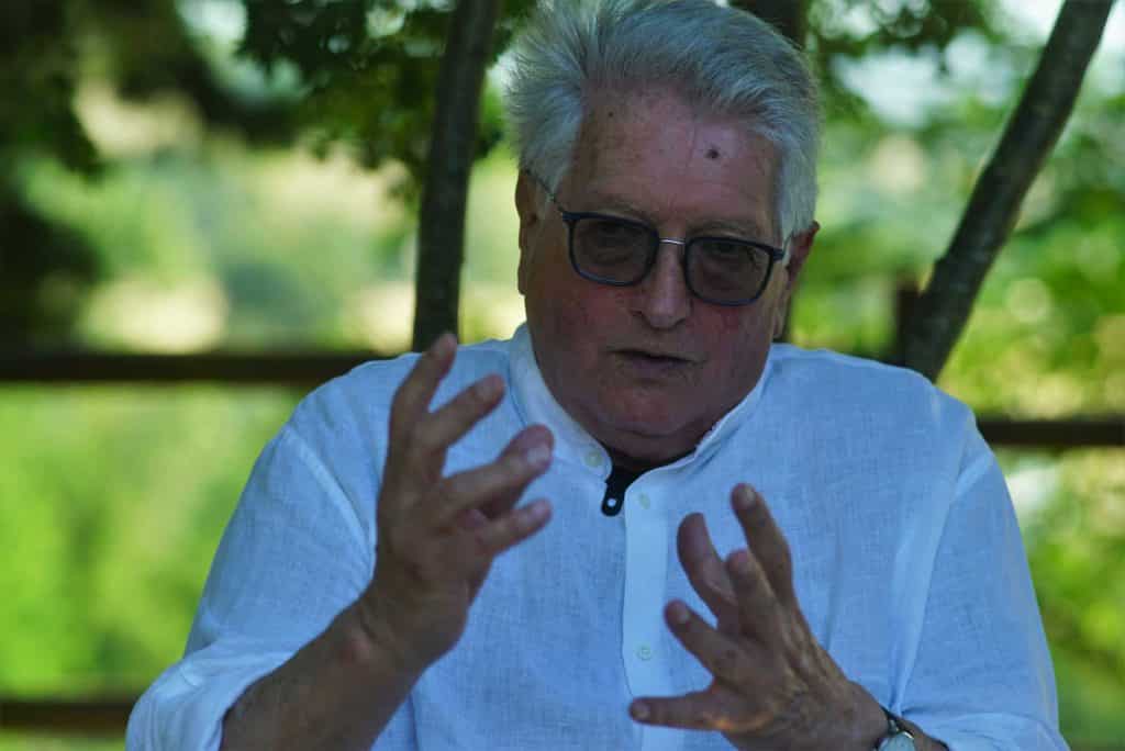 Giorgio Cisbani è nato a Fermo il 16 Giugno 1939 ed è stato un esponente del Partito Comunista Italiano, assessore comunale a Fermo negli anni '70, e Senatore della Repubblica nel 1987