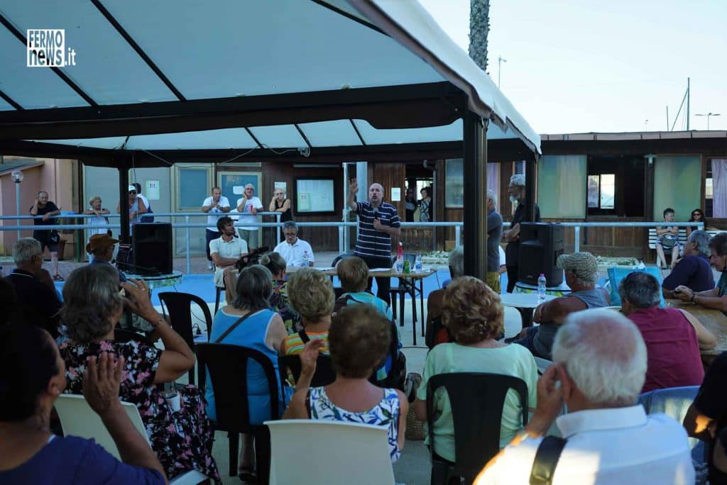 Paolo Calcinaro, Sindaco di Fermo, all'Assemblea pubblica presso il Centro Sociale del quartiere di Lido Tre Archi di Fermo del 4 Agosto 2022