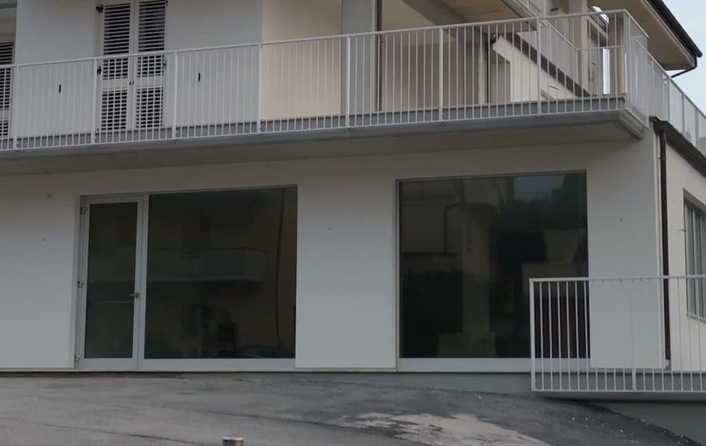 Via Aleandri di Fermo (Capodarco), locali commerciali valutati 415.000 euro