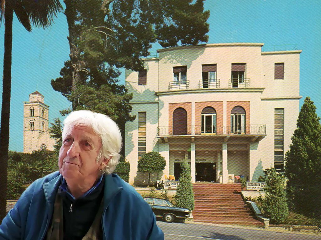 L'imprenditore Mauro Cardinali difronte alla Casina delle Rose, immobile storico venduto dal Comune di Fermo