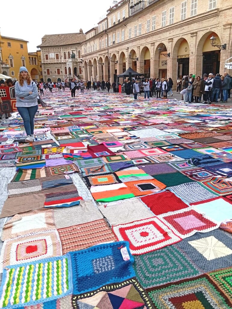 1800 coperte per dire NO alla violenza sulle donne