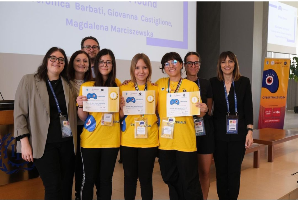 lA classe 5 Informatica sez. B dell'ITT Montani di Fermo si è classificata al primo posto con il team "404 name not found"  nella competizione Nazionale di cybersecurity "Cyber Trials" organizzata dal Cybersecurity National Lab.